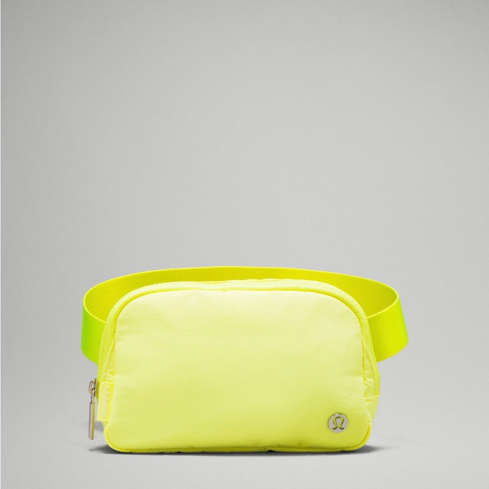 🆕 Lululemon Everywhere Belt Bag - Electric Lemon - Picture 5 of 5